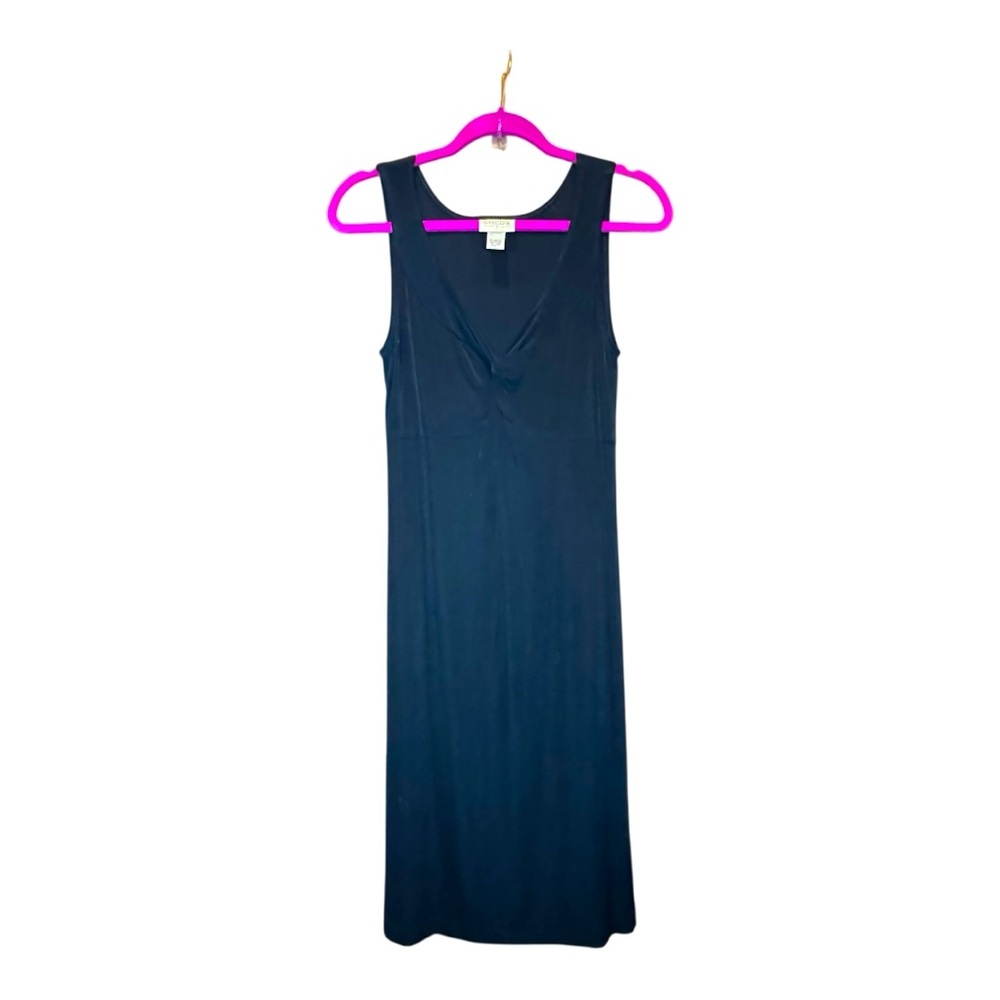 CHICO’s Travelers Black sleeveless dress with a V-neckline M/8